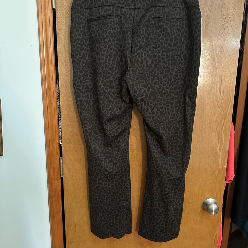 NWOT New York & Company Pull On Black/Brown Leopard Print Dress Pant XXL - Picture 4 of 7